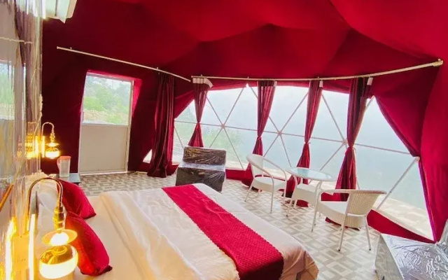 HR 26 Hotels & Resorts