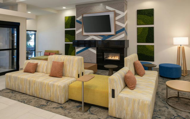 Holiday Inn Express & Suites Tacoma Downtown