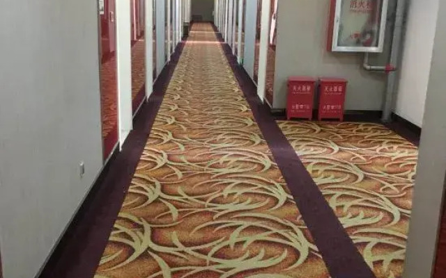 Xinle Dekaiyuan Express Hotel