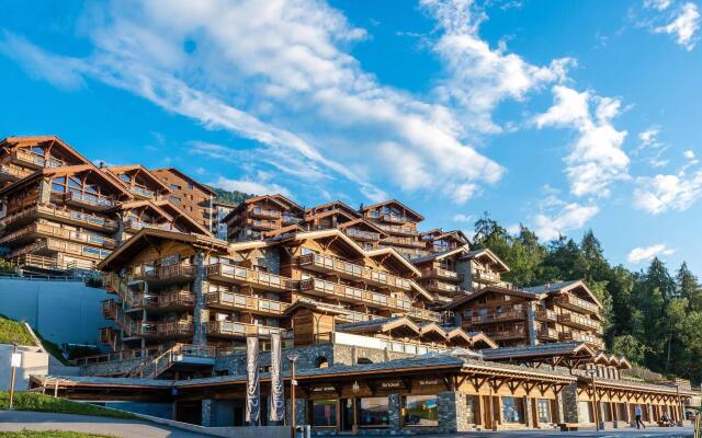 Отель Nendaz 4 Vallées & SPA Нендаз вид на фасад