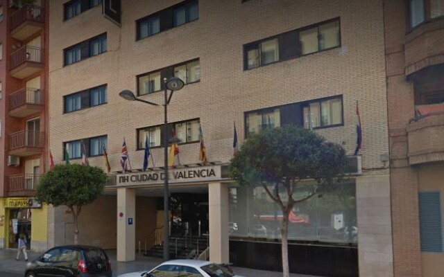 Отель NH Ciudad de Valencia вид на фасад