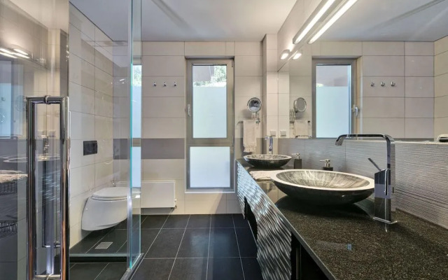 Luxurious Villa Philoxenia