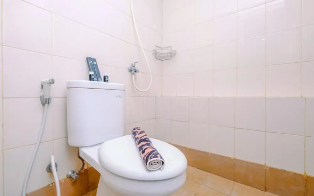 Cozy Living And Modern 2Br Bassura City Apartment