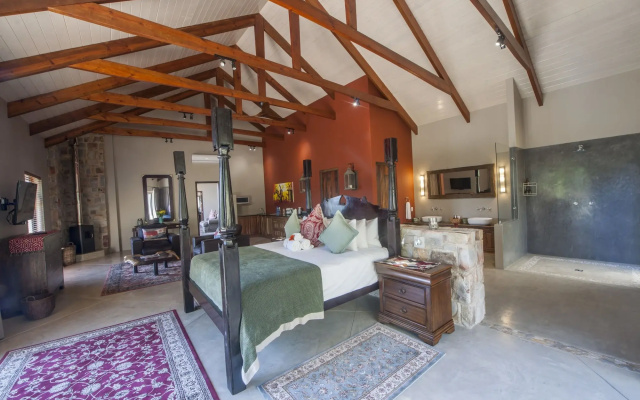 Tamodi Lodge and Stables