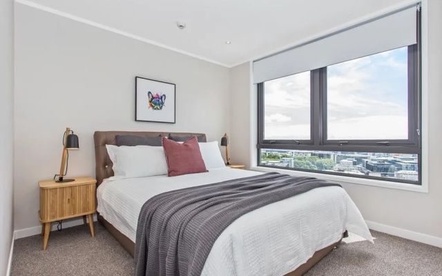 Modern Harbour View Penthouse