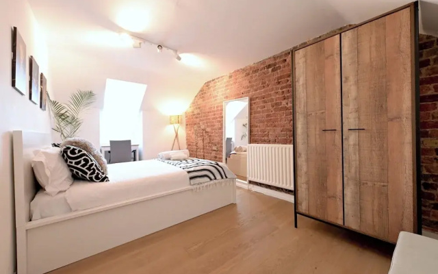 Close to Tube - Free Parking - Pet Friendly