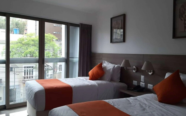 Howard Johnson by Wyndham Lima Miraflores Art House