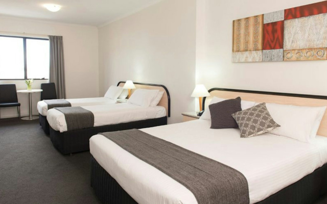 Adelaide Riviera Hotel