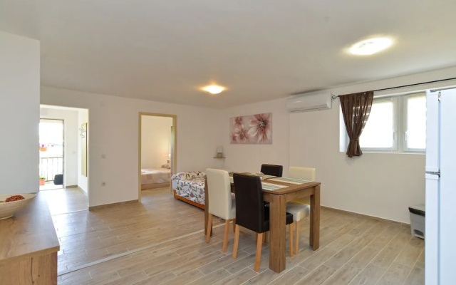 Apartment 1890