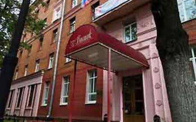 Гостиница Восток вид на фасад