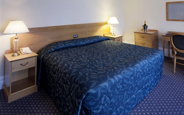 Oatlands Park Hotel