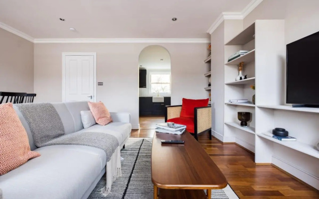 The Chelsea Corner - Stylish 2BDR with Rooftop Terrace