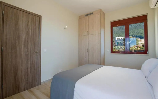 PhenΩmena Apartments