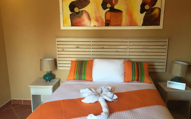 Mr. Tucan Hotel
