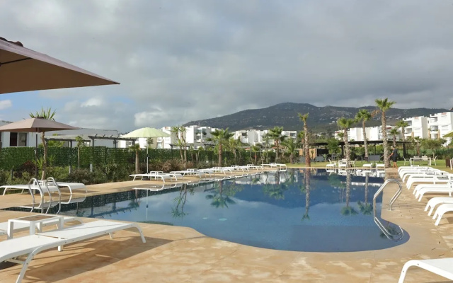 Отель Playa Del Pacha Suites