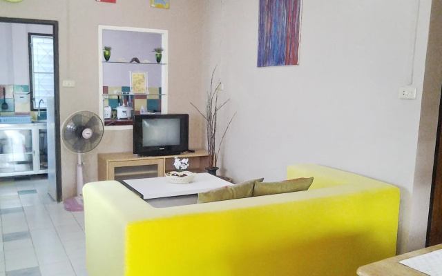 Aree Guesthouse1