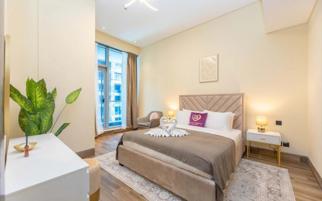 LUX 1BR Near B.khalifa
