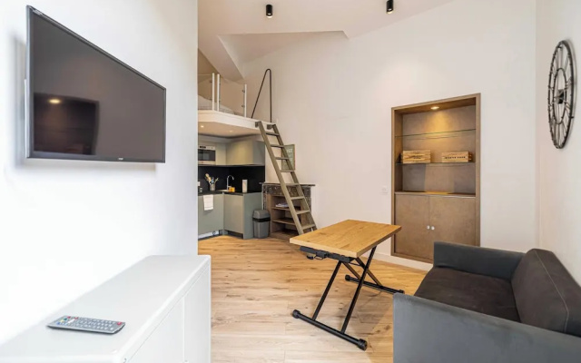 A/C Mezzanine Apt 1BR/2P - Place Garibaldi
