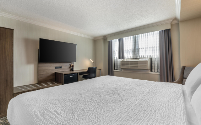 Best Western Plus Carlton Plaza Hotel