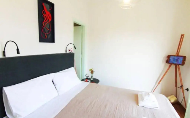 Charming Rooftop Nest with awesome Acropolis view Downtown Athens