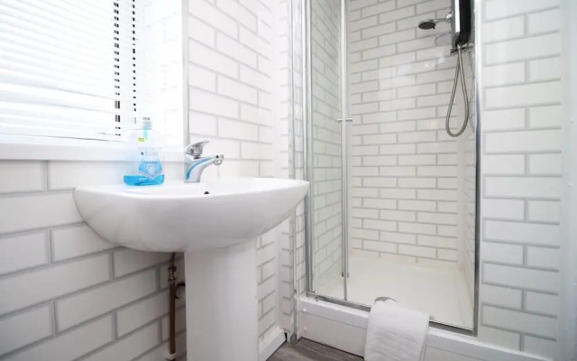 Comfortable Studio Near City Centre, Free Parking