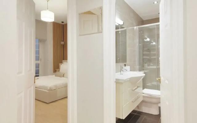 Redcliffe Square Flat
