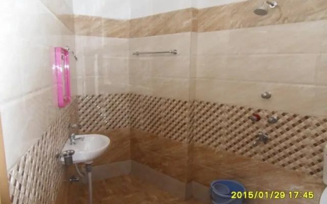 Hotel Shanti Palace