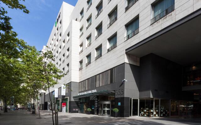 AC Hotel Diagonal L´Illa вид на фасад