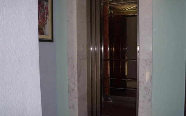 Thomas Palace Apartments