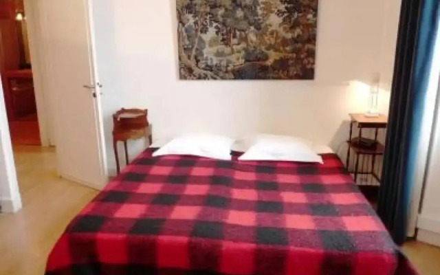 Cannes Vieux Port , true seafront& view, 5G Fibre & BBC