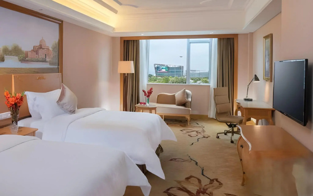 Vienna Hotel Shenzhen Lo Wu Control Point
