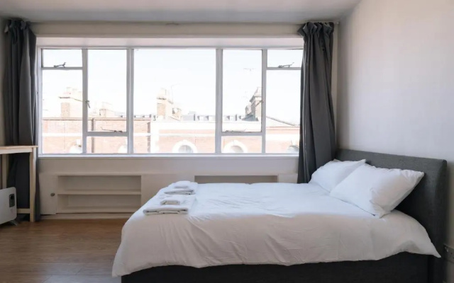 Modern Studio Flat. Central London. Zone 1.