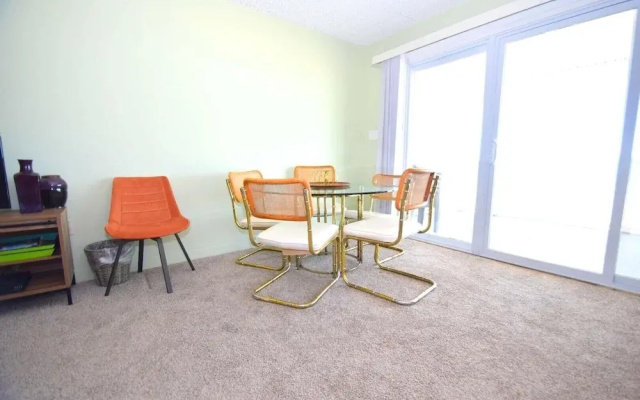 Alameda 5 2 Bedroom Condo by RedAwning