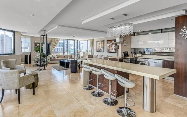 Luxury Penthouse In The Heart Of Sandton