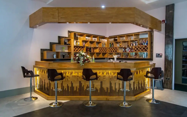 Ever Treasure Hotel