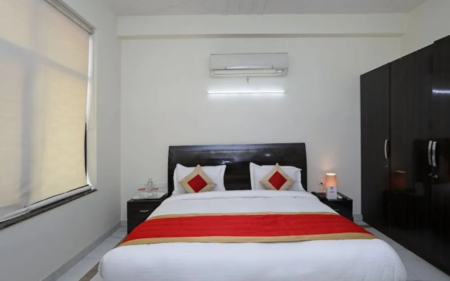 OYO 10928 Go Rooms