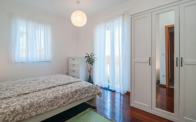 Nice Apartment in Postira With Wifi and 2 Bedrooms