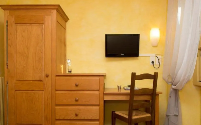 Logis Hotel Etchemaite