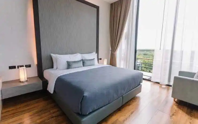Sky Hill Villa Suratthani