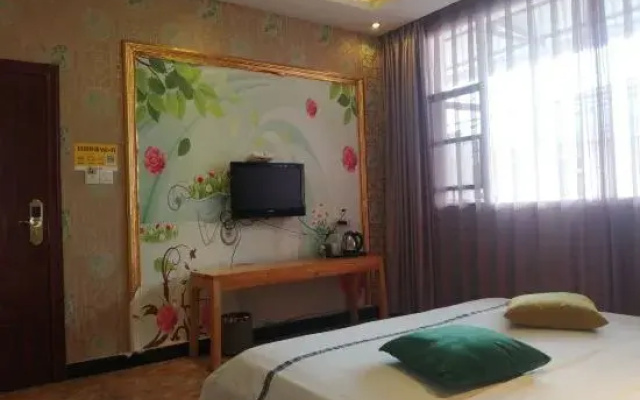 Jiahe Homestay (Emeishan Tourism Passenger Transport Center Baoguosi Station)