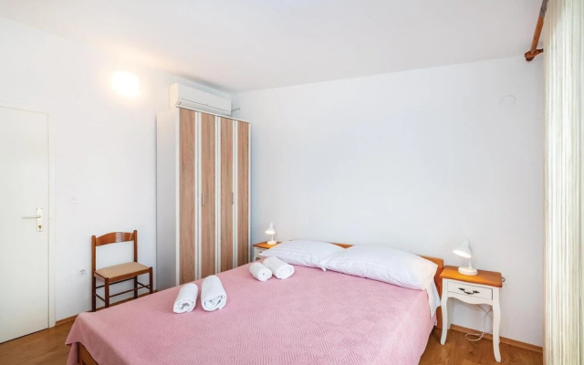 Stunning Home in Rovanjska With Wifi and 6 Bedrooms