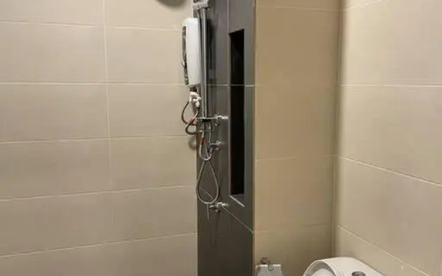 Entire unit Section 13 PJ /Pool/Wifi/Netflix/Gym
