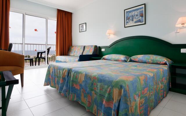 Hotel Club Sur Menorca Сан-Луис комната для гостей