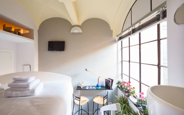 Trevi Fountain Art Suites