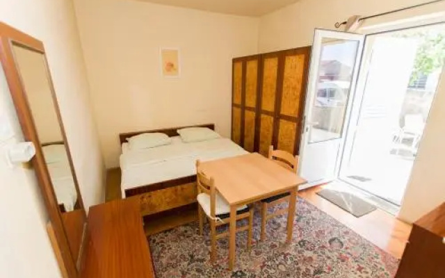 Apartments Maande