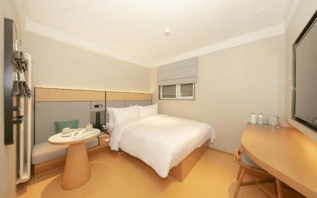 Ji Hotel Beijing Jianguomen Baiqiao Street