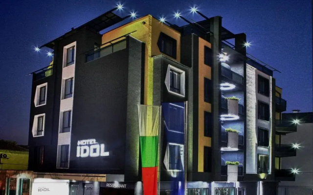 Hotel Idol