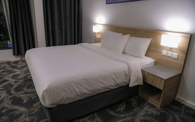 Laten Suites Al Salim Plaza
