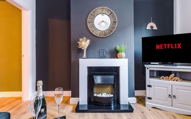 NEW Stylish Home City Centre Location Sleeps 6