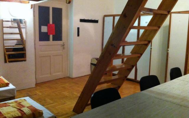 Season Hostel 2 Будапешт комната для гостей